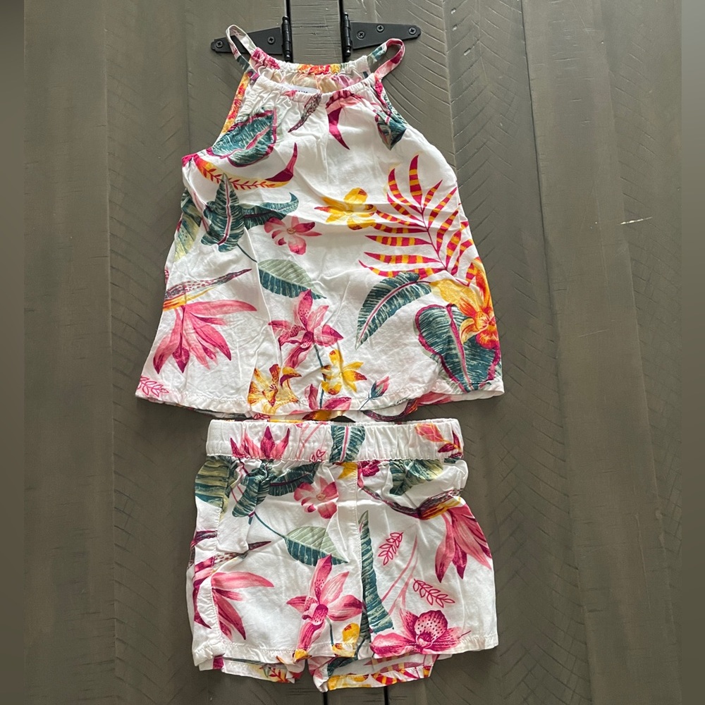 Old navy shorts set.
